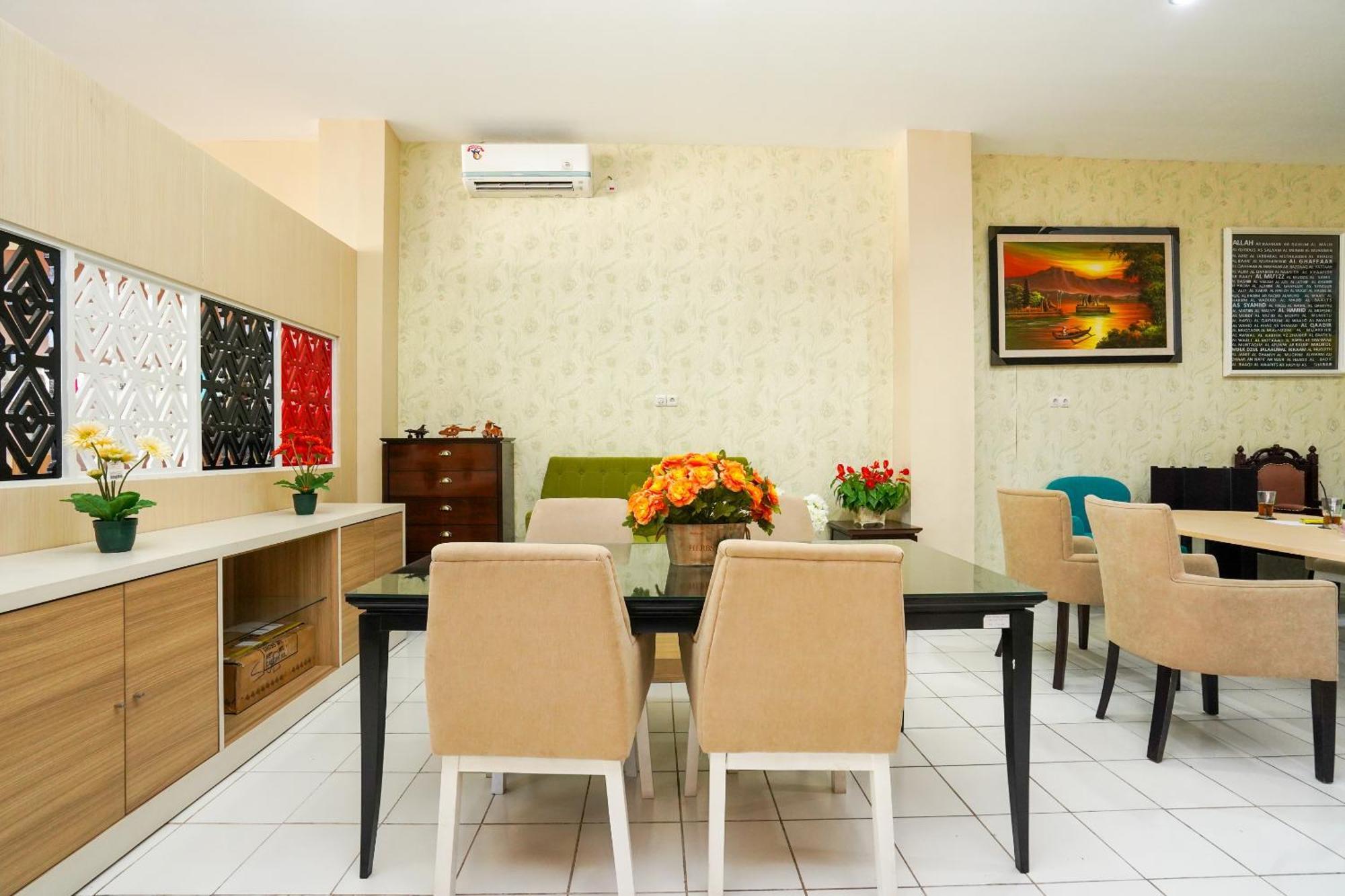 Hotel O Surabaya Near Surabaya Town Square Formerly Kupang Gunung Residence Eksteriør billede
